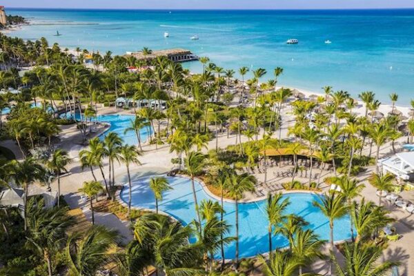 8 daagse vliegvakantie naar Hilton Aruba Caribbean Resort and Casino in palm beach