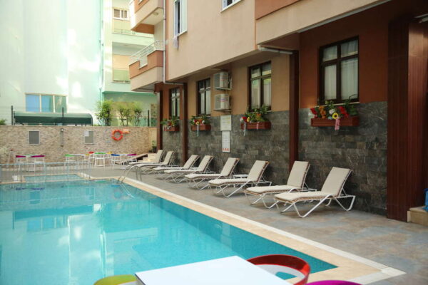 Aparthotel Saray